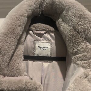 Abercrombie & Fitch Women's Cream Teddy Jacket